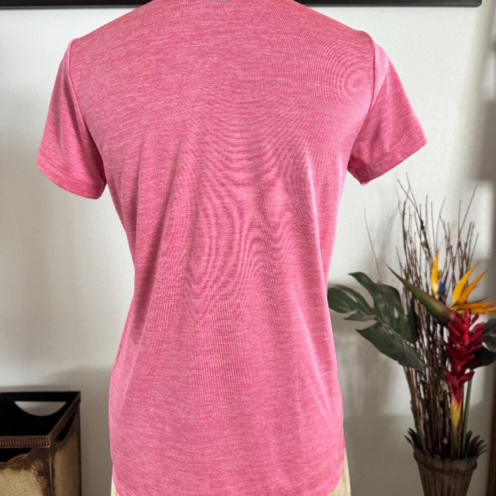 Under Armour Shirt Womens Small Pink V-Neck Short Sleeve Heat Gear Activewear - Picture 4 of 7
